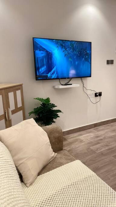 استديو انيق بموقع مميز بقرب البوليفارد Apartment