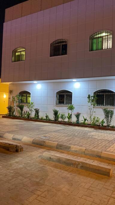 استديو انيق بموقع مميز بقرب البوليفارد * Riyadh
